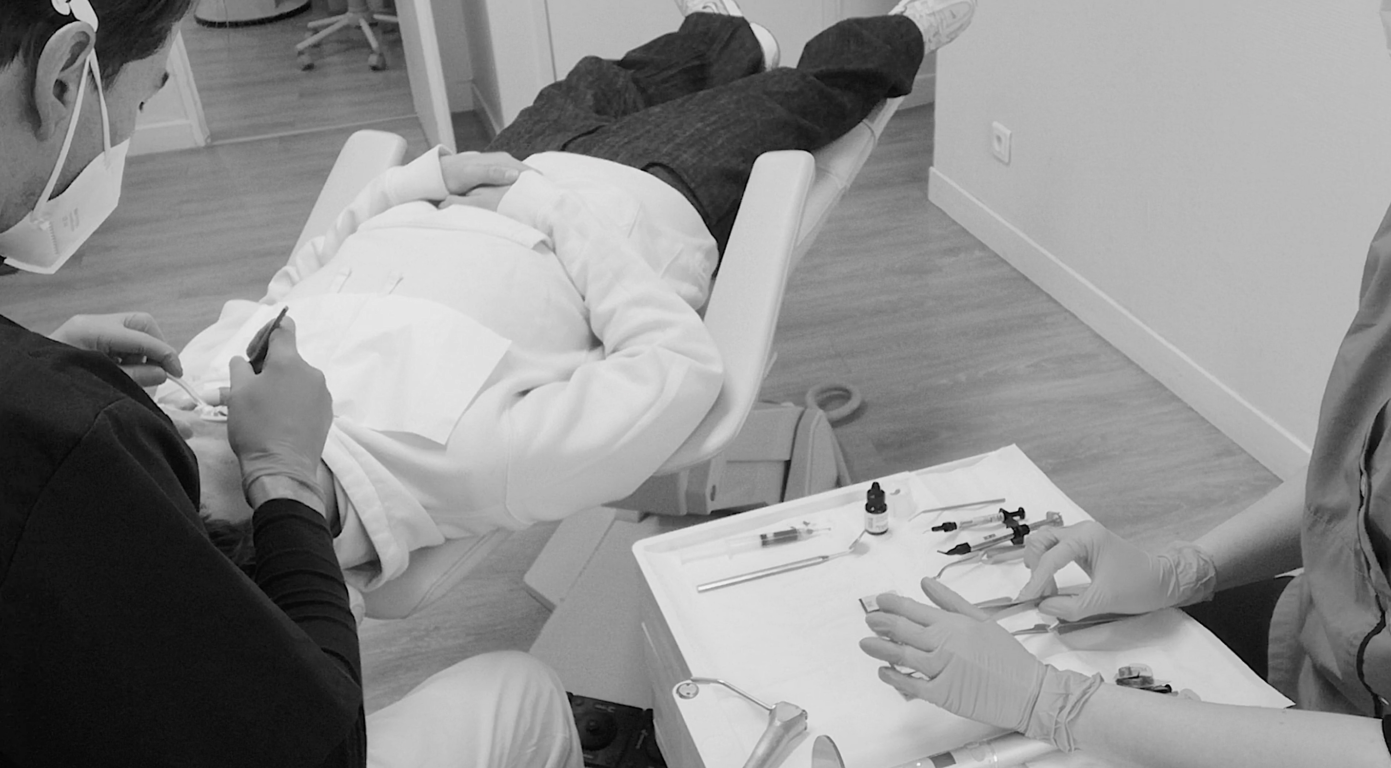 Pose d'un appareil orthodontique